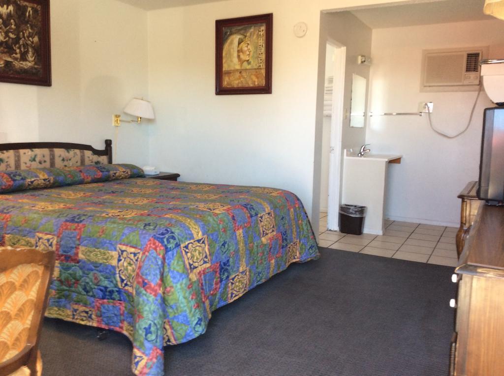 טונופה Economy Inn חדר תמונה