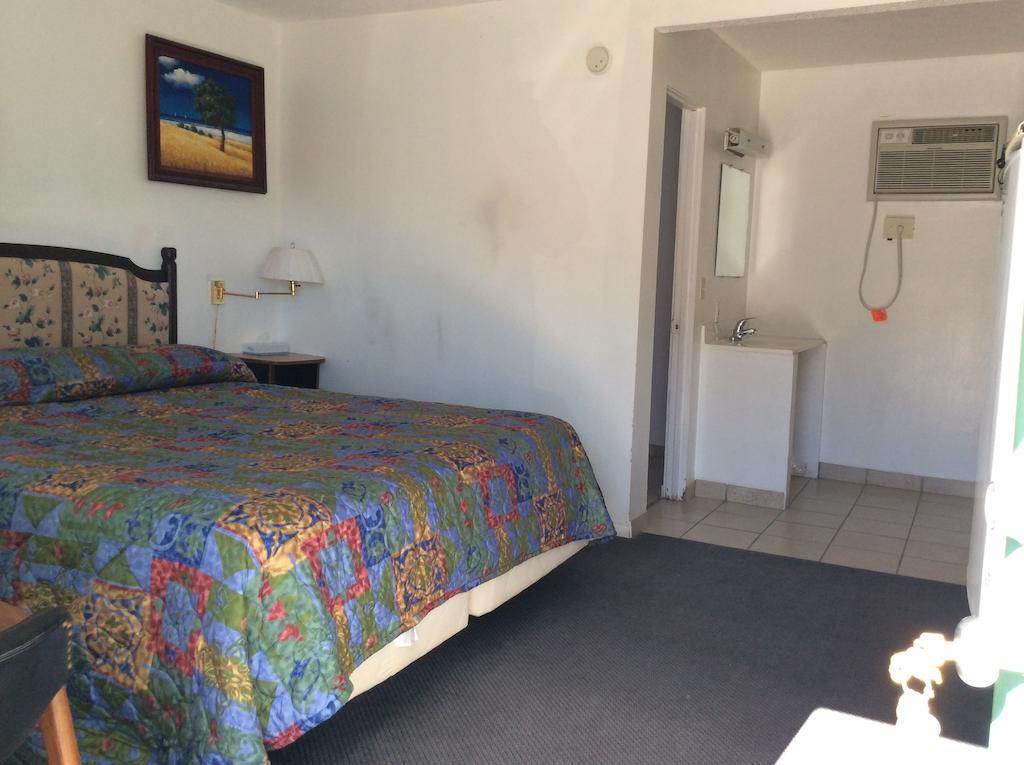 טונופה Economy Inn מראה חיצוני תמונה